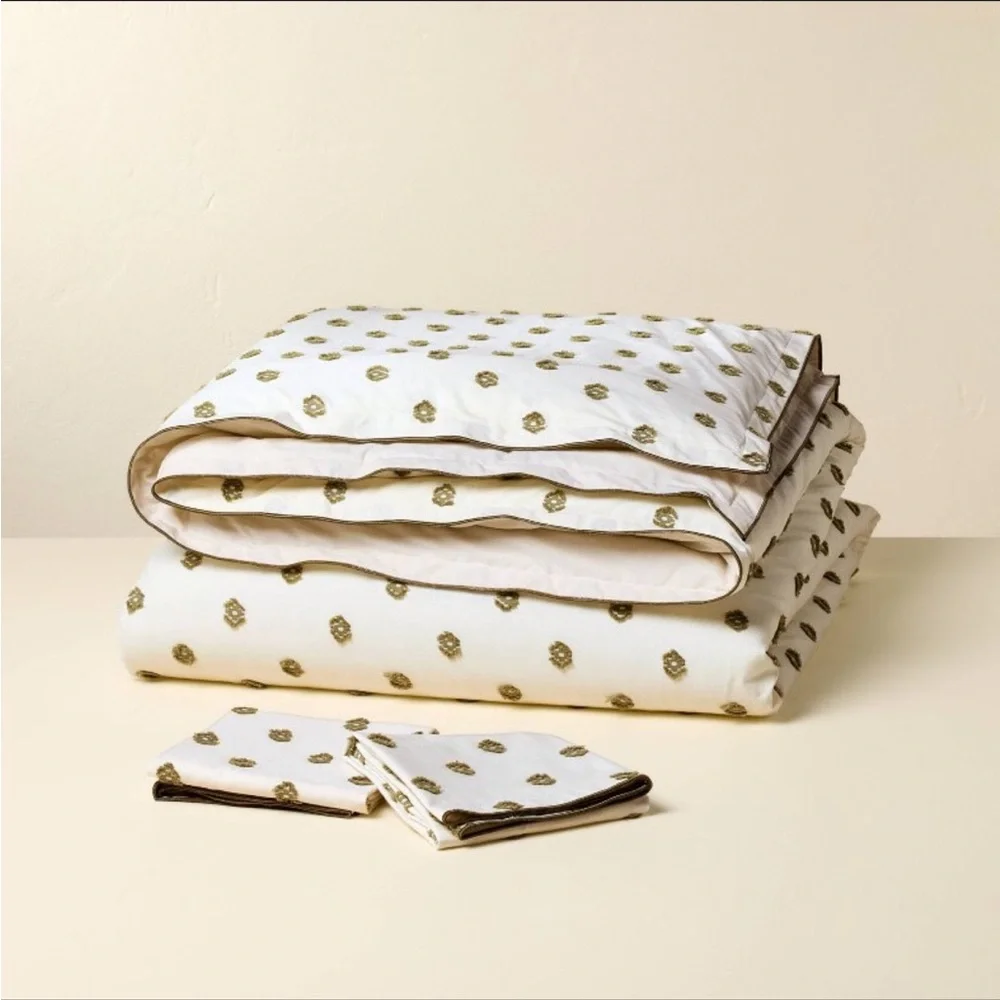 Full/Queen Clip Dobby Comforter Green - Hearth & Hand™ with Magnolia